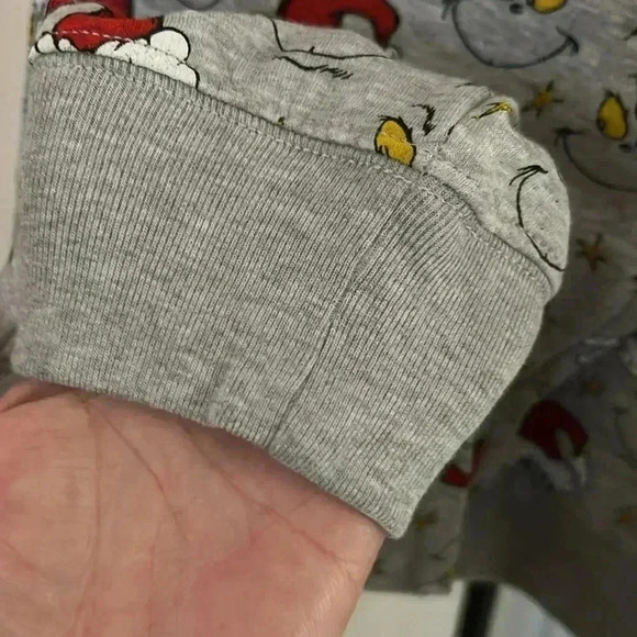 Grinch Christmas sweatpants and sweatshirt. - Picture 11 of 13